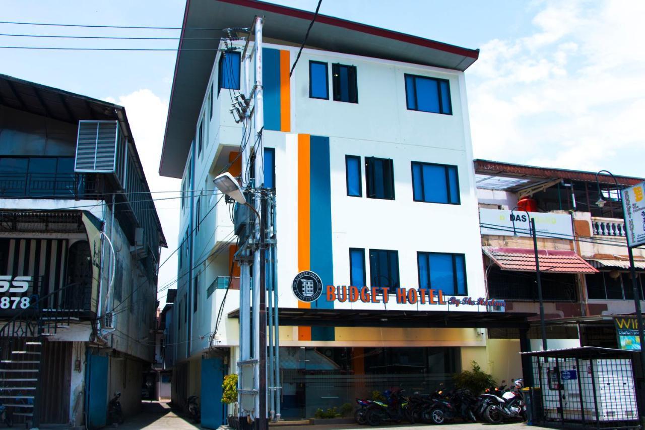 Oyo 592 Budget Hotel By The Harbour Padang  Eksteriør billede