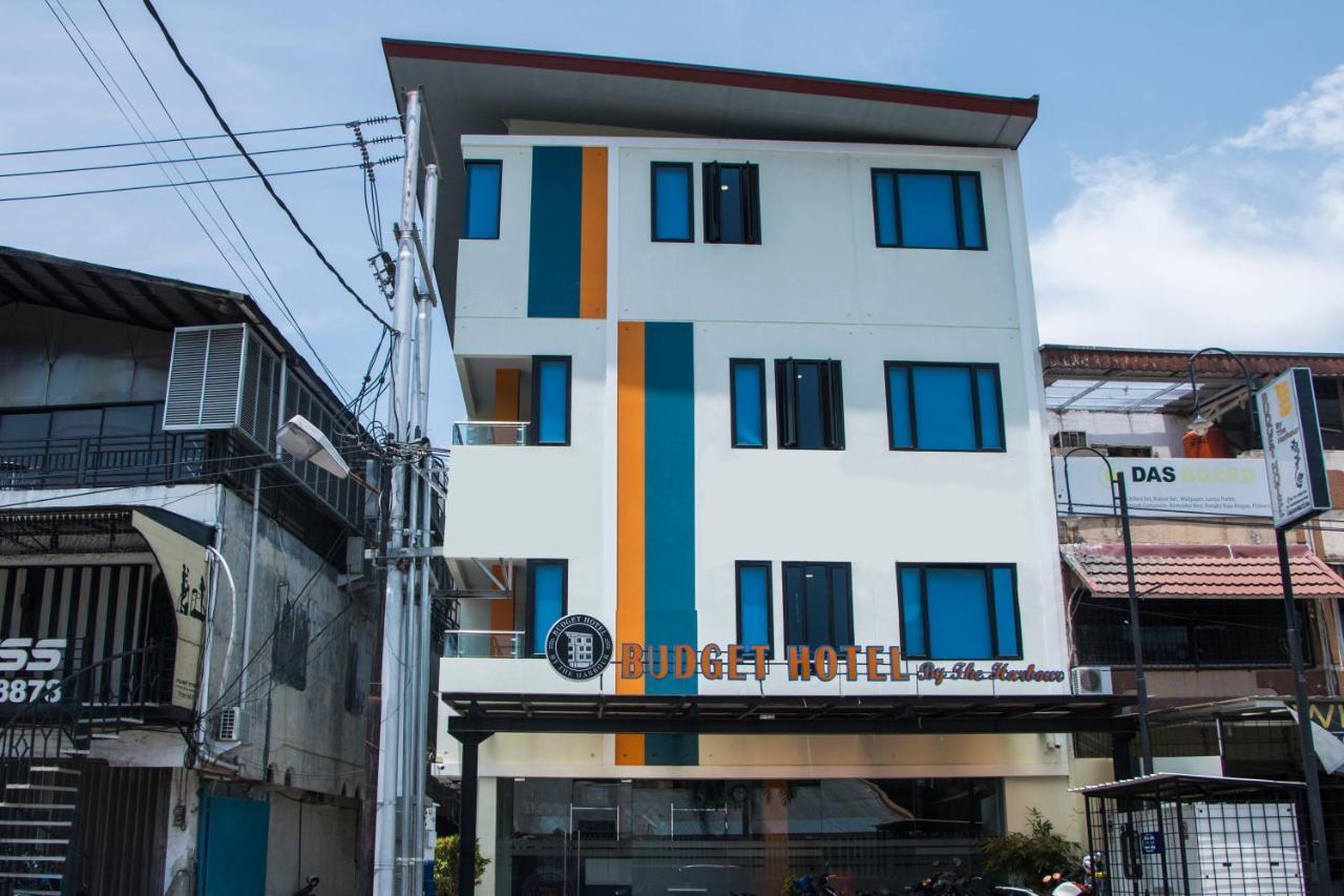 Oyo 592 Budget Hotel By The Harbour Padang  Eksteriør billede