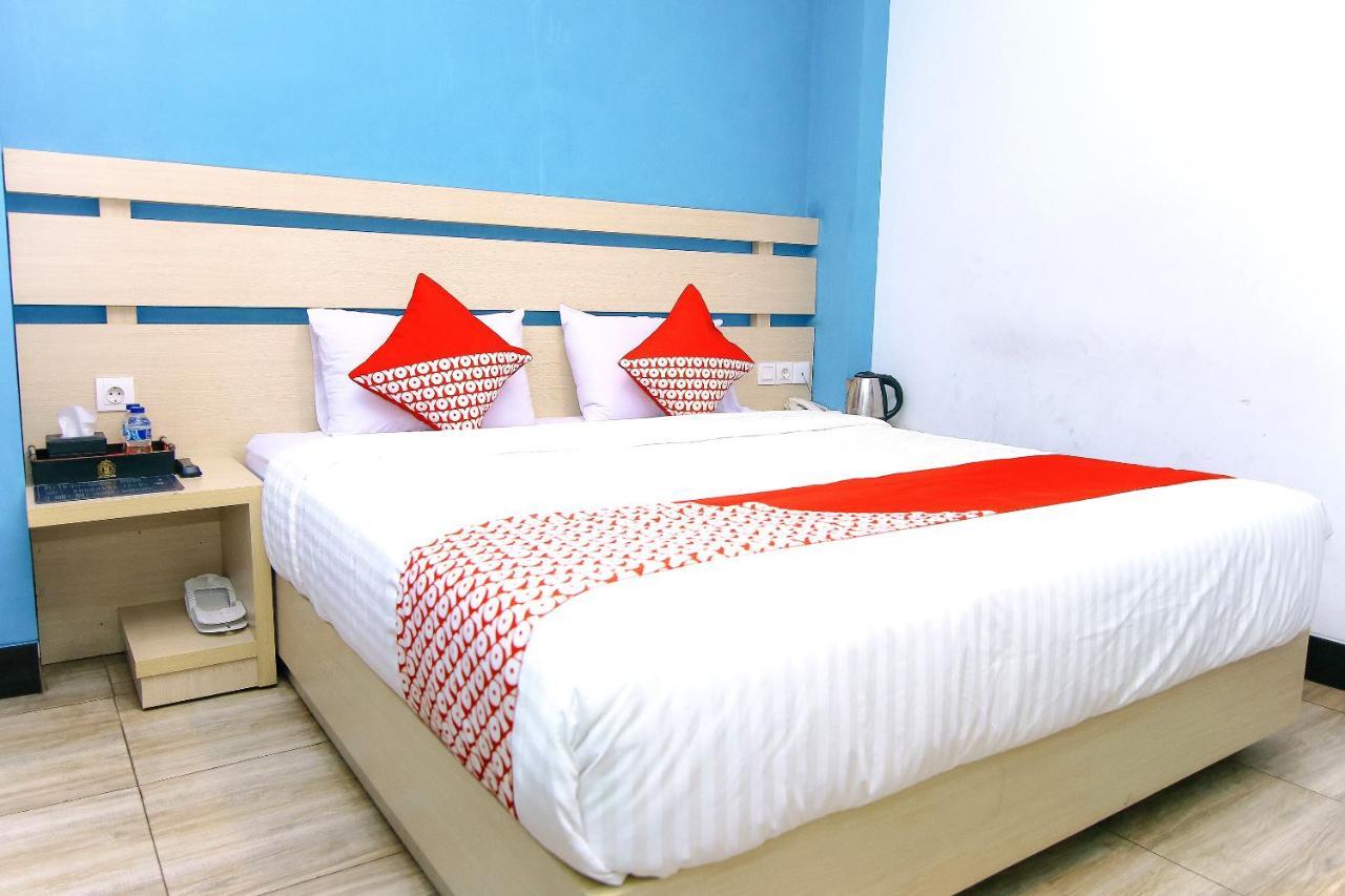 Oyo 592 Budget Hotel By The Harbour Padang  Eksteriør billede