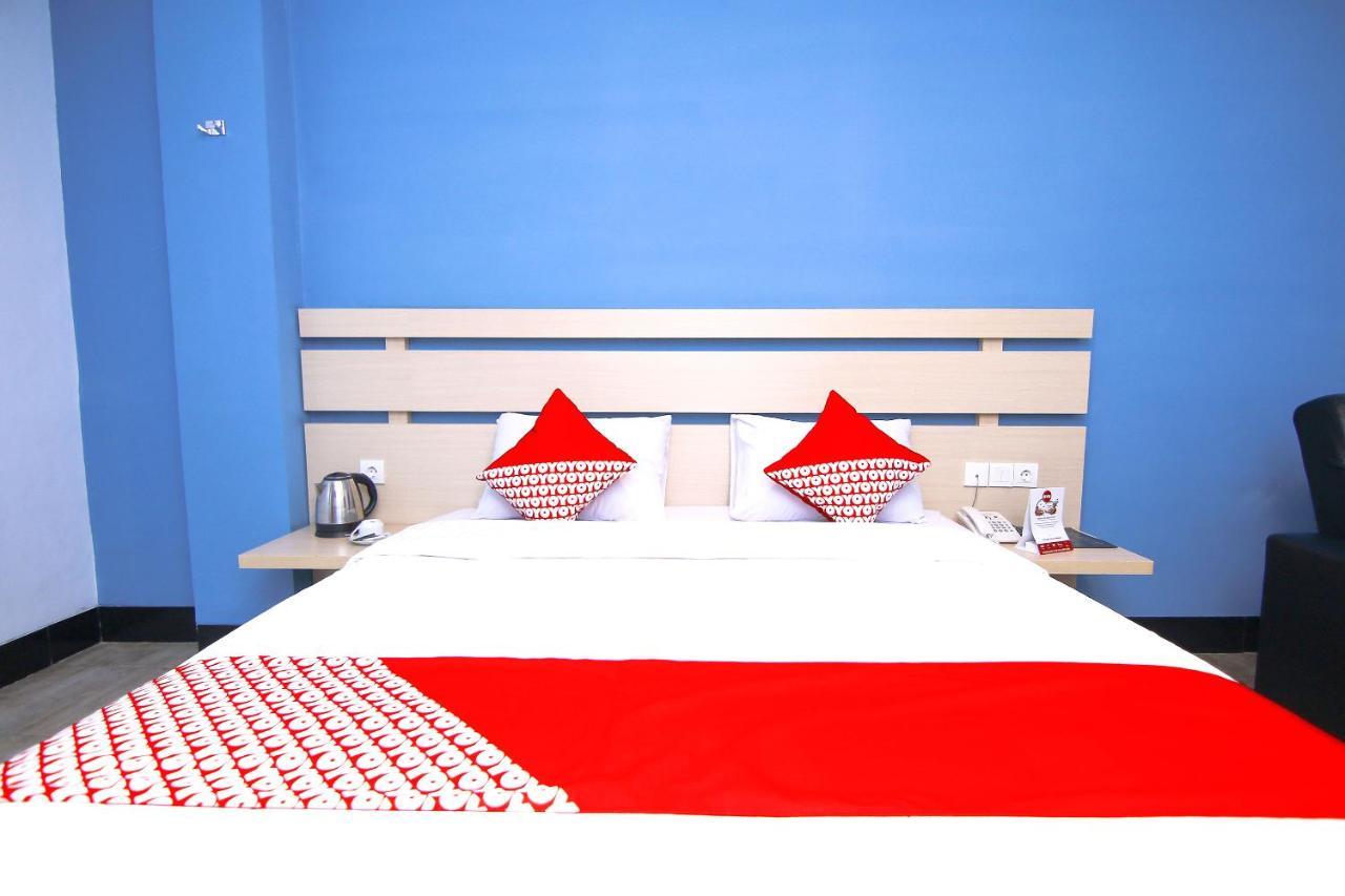 Oyo 592 Budget Hotel By The Harbour Padang  Eksteriør billede